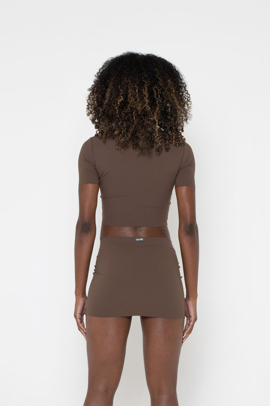 BROWN SLINKY S/SLEEVE CROP TOP