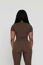 Load image into Gallery viewer, BROWN SLINKY S/SLEEVE TOP
